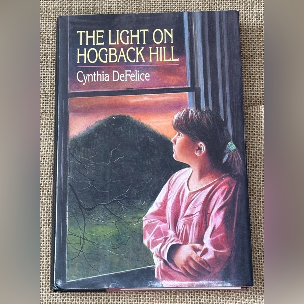 Signed Copy The Light On Hogback Hill Cynthia DeFelice Hardcover Book Vintage